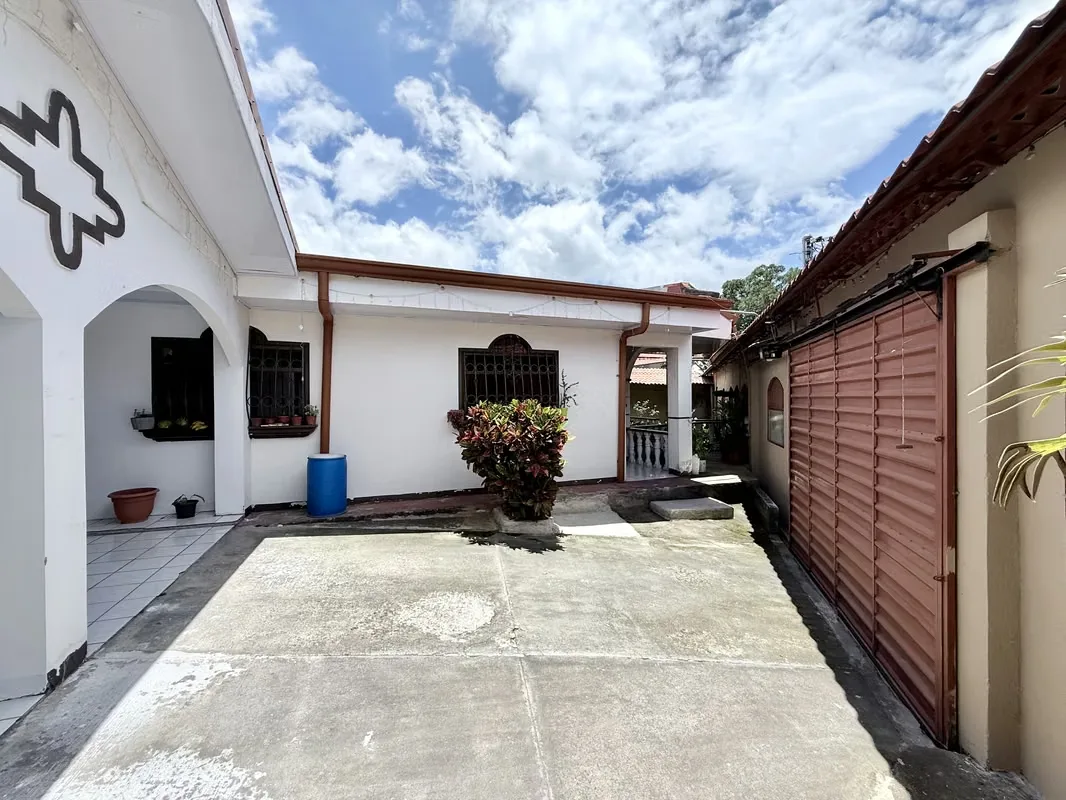 A spacious and inviting corner home offering privacy, functionality, and an excellent location within a peaceful, well-established residential community., photo 16