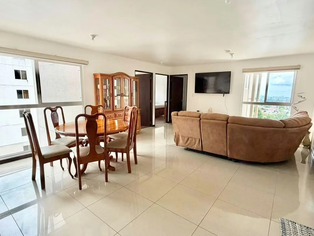 Buscas un apartamento donde puedas llegar con tus maletas y empezar a vivir de inmediato? Esta opción en Condominio Cipreses de Granadilla está pensada precisamente para eso!