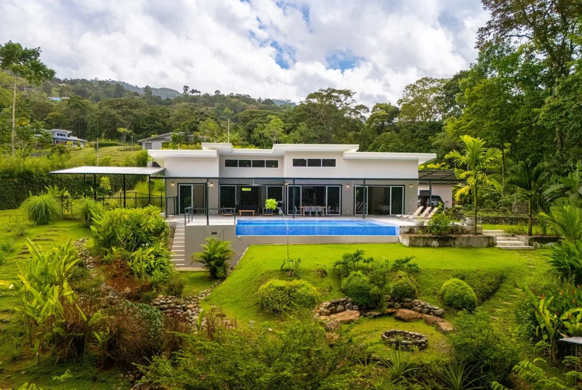 PROPERTY WITH THREE BEDROOM AND GARDEN, IN UVITA – 1.33 ACRES, photo 2