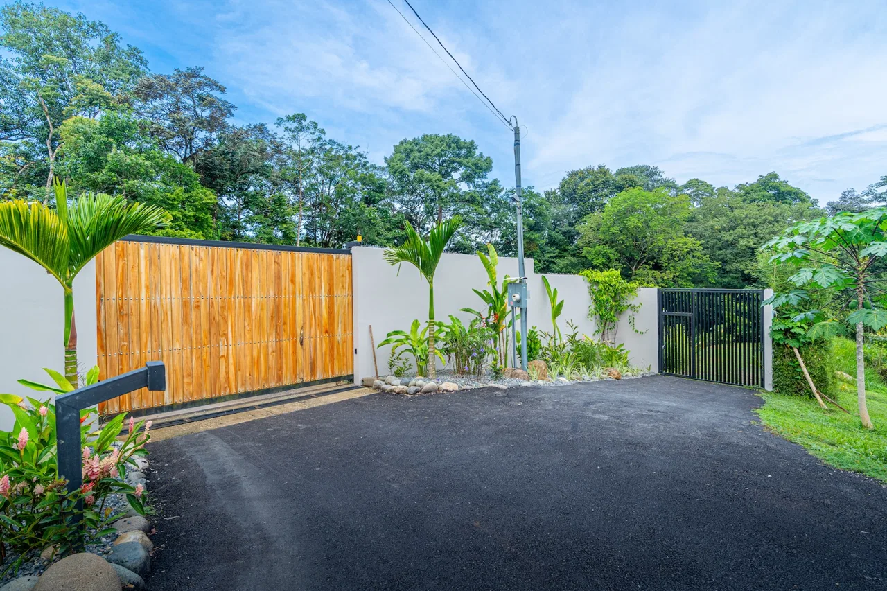 PROPERTY WITH THREE BEDROOM AND GARDEN, IN UVITA – 1.33 ACRES, photo 7