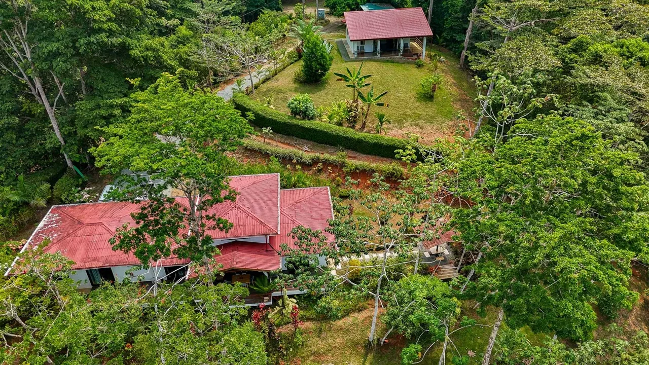 MOUNTAIN PROPERTY WITH A GUEST HOUSE WITH BEAUTIFUL VIEWS OF THE NATURE, IN BARU – 3.53 ACRES, photo 5