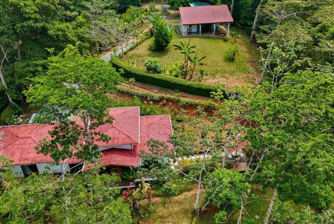 MOUNTAIN PROPERTY WITH A GUEST HOUSE WITH BEAUTIFUL VIEWS OF THE NATURE, IN BARU – 3.53 ACRES, photo 6