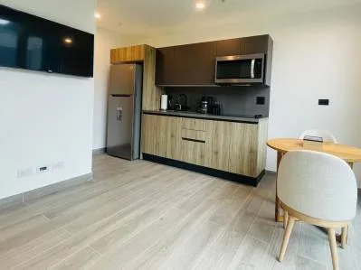 ¡Espectacular apartamento en alquiler, totalmente amueblado en Escazú, Avenida Escazú!