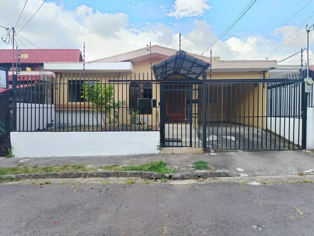 For sale one floor house in Rohrmoser. P.P
