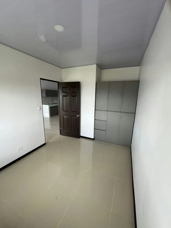 REBAJADO 395,000 ALQUILER – APARTAMENTO EN LA URUCA, SAN JOSÉ INCLUYE TODOS LOS SERVICIOS