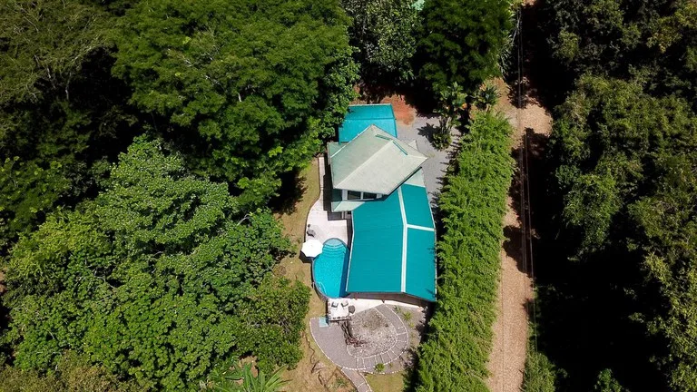 0.8 ACRES- 2 Bedrooms w/ Conversion Potential to 3 Bedrooms, 2 Full Bathrooms, Saltwater Pool, 8min to Dominical, and TWO 4×4 Vehicles Included!!!, photo 3