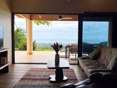 Casa con vista al mar y características arquitectónicas en las tranquilas colinas de Ojochal, photo 6