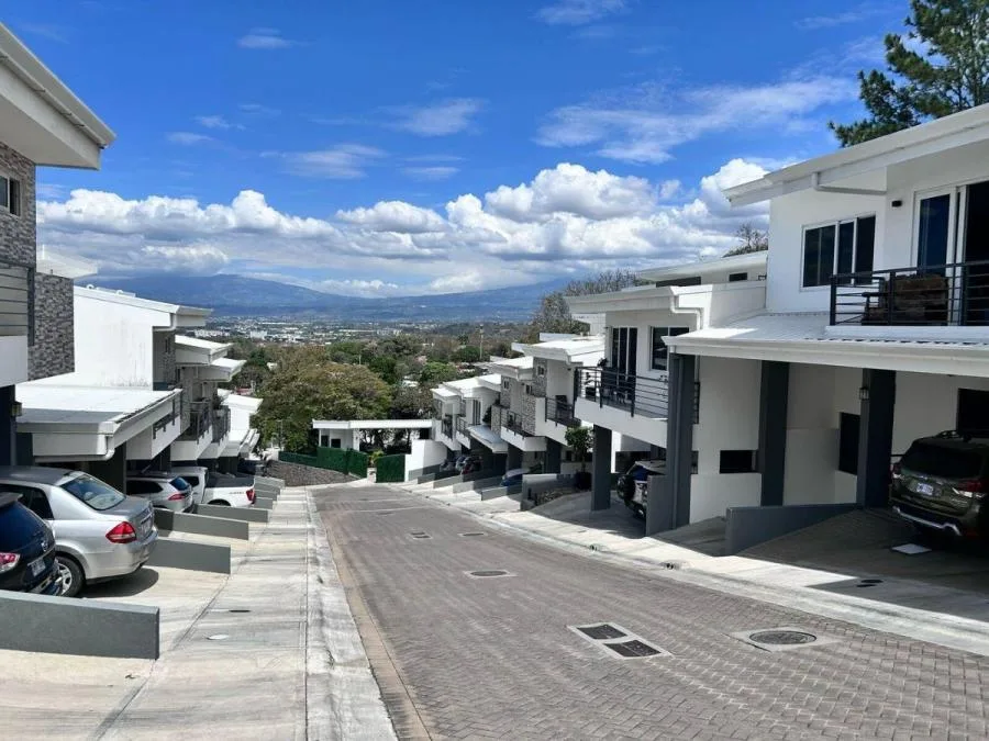 Casa con vista panorámica y alta rentabilidad en Santa Ana #25-1400 GS Descripción: - Venta en Santa Ana, photo 11