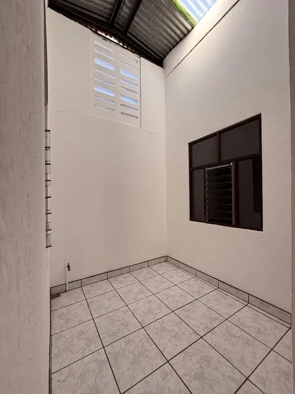 House for Sale in Mercedes Sur, Heredia — Real Space, Location, and Presence, photo 6