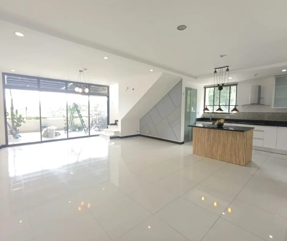  ESPECTACULAR PENTHOUSE EN ALQUILER CON JACUZZI PRIVADO Y TERRAZA