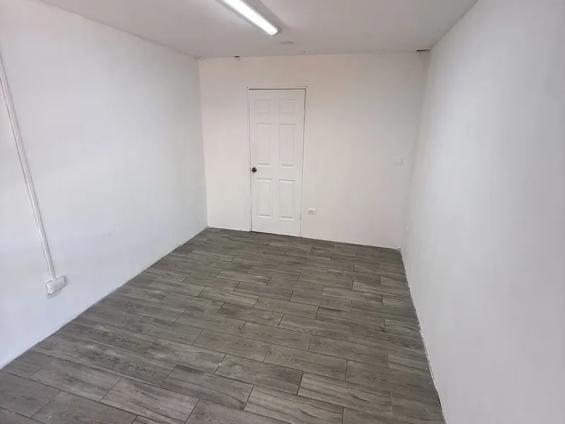 1 Bed Commercial To Rent in Belen