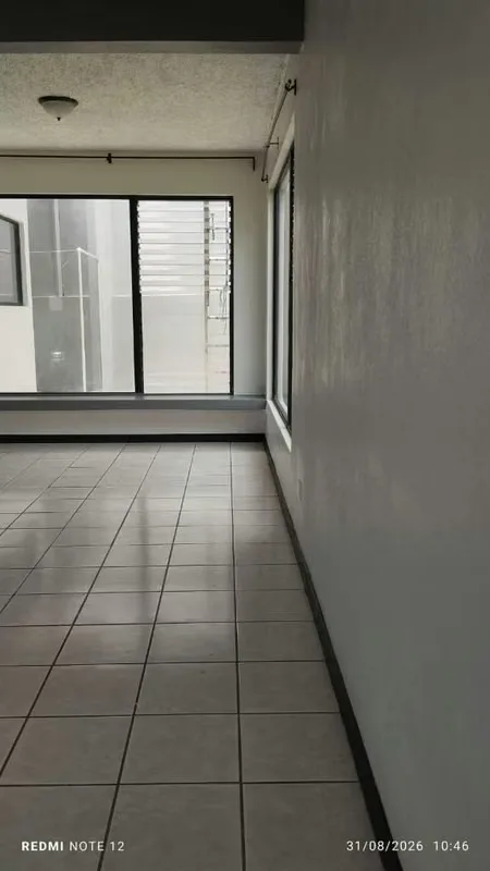 ¿Buscas un apartamento cómodo, seguro y bien ubicado en Guadalupe? Esta puede ser una excelente opción para convertirla en tu próximo hogar., photo 2