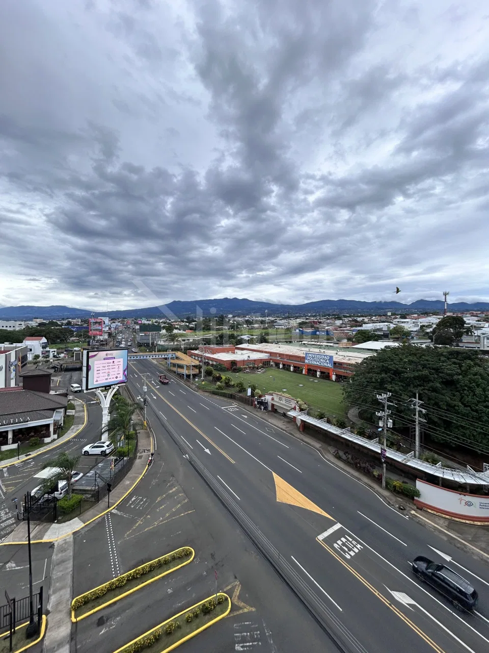 Alquiler de Oficinas en Paseo de las Flores Heredia