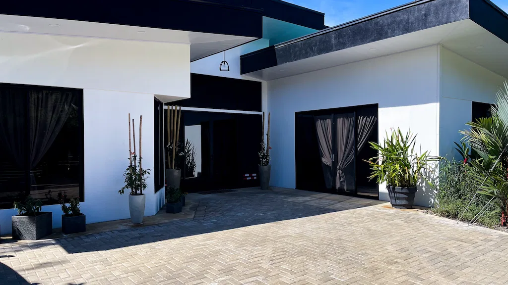 FOR SALE 3 BEDROOM HOME WITH POOL NEAR UVITA BEACH, photo 5