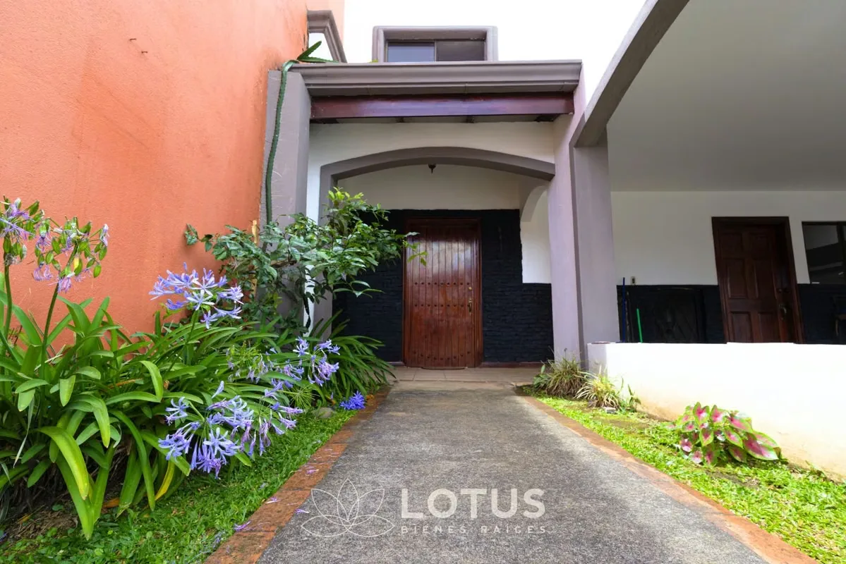 Casa en Venta en Condominio Lomas de Granadilla, Curridabat — 4 hab., Cód. AJ070, photo 3