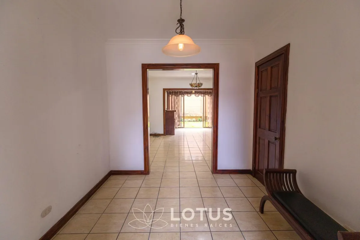 Casa en Venta en Condominio Lomas de Granadilla, Curridabat — 4 hab., Cód. AJ070, photo 5
