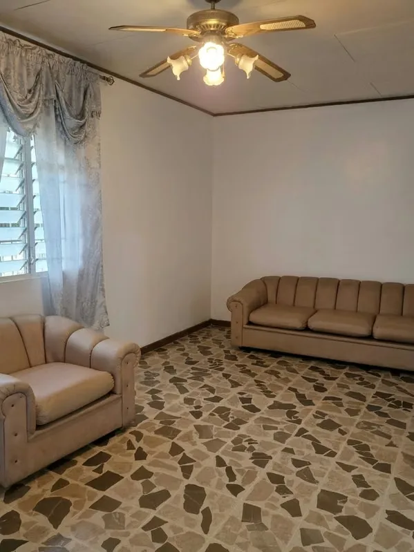 Venta de casa y apartamento independiente con amplio lote en San Rafael de Heredia