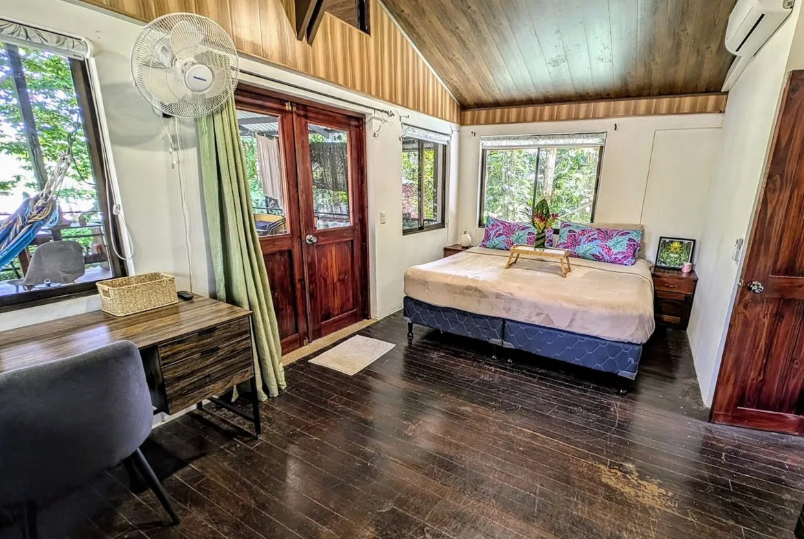 COMMERCIAL PROPERTY WITH SIX BEDROOMS NEAR EVERYTHING, IN DOMINICAL – 0.23 ACRES, photo 12