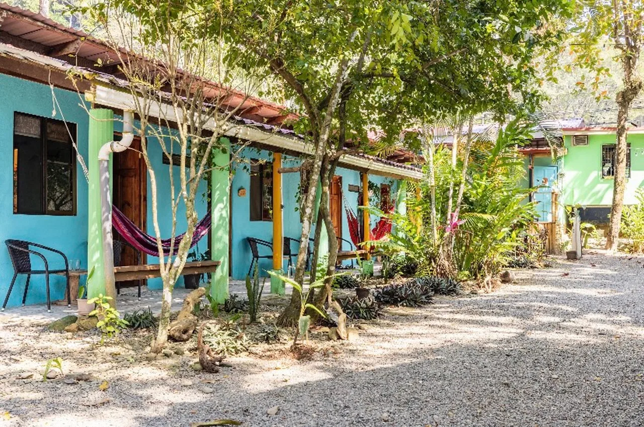 COMMERCIAL PROPERTY WITH SIX BEDROOMS NEAR EVERYTHING, IN DOMINICAL – 0.23 ACRES, photo 19