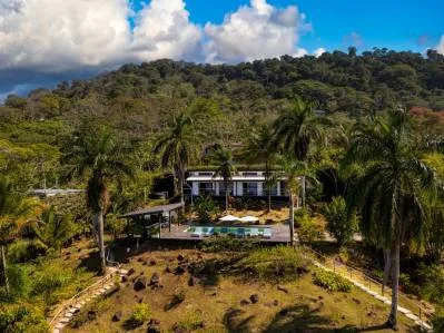 Una finca histórica en la costa de Ballena, Costa Rica.