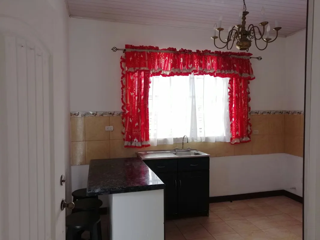 APARTAMENTO EN ALQUILER – TRES RÍOS (Todos los servicios incluidos).