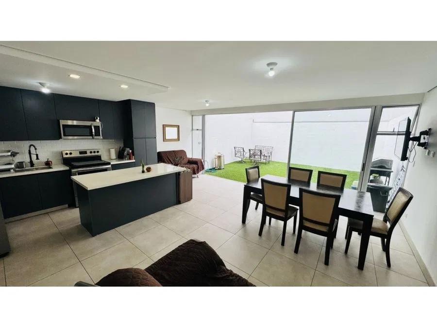 Venta de Casa, en Condominio, Curridabat, Villas de Ayarco.