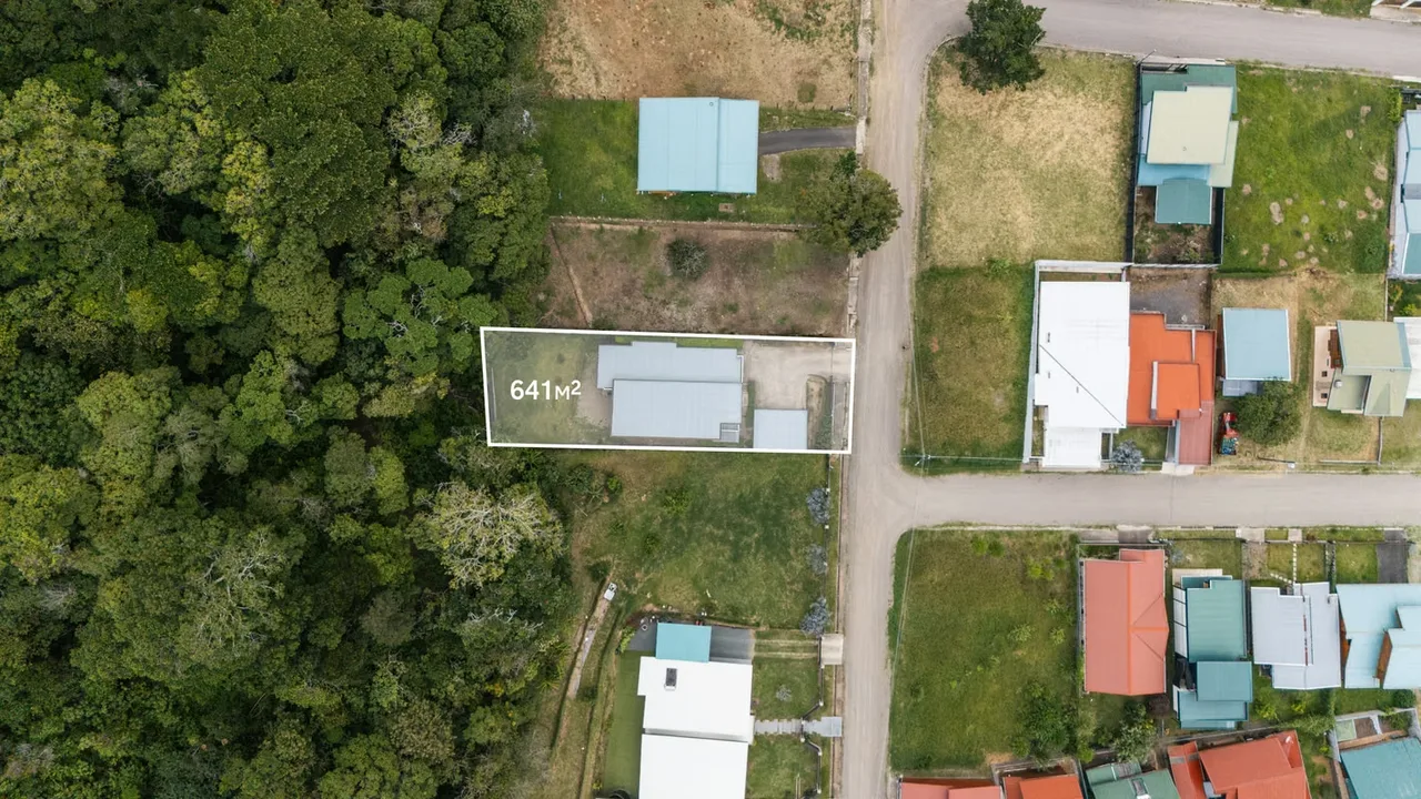 Contemporary home in Residencial Las Margaritas, one of the most exclusive residential areas in Santa María de Dota. Built in 2019, it offers 200 m² of construction on a 641 m² lot, ..., photo 3