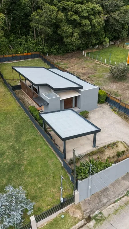 Contemporary home in Residencial Las Margaritas, one of the most exclusive residential areas in Santa María de Dota. Built in 2019, it offers 200 m² of construction on a 641 m² lot, ..., photo 5