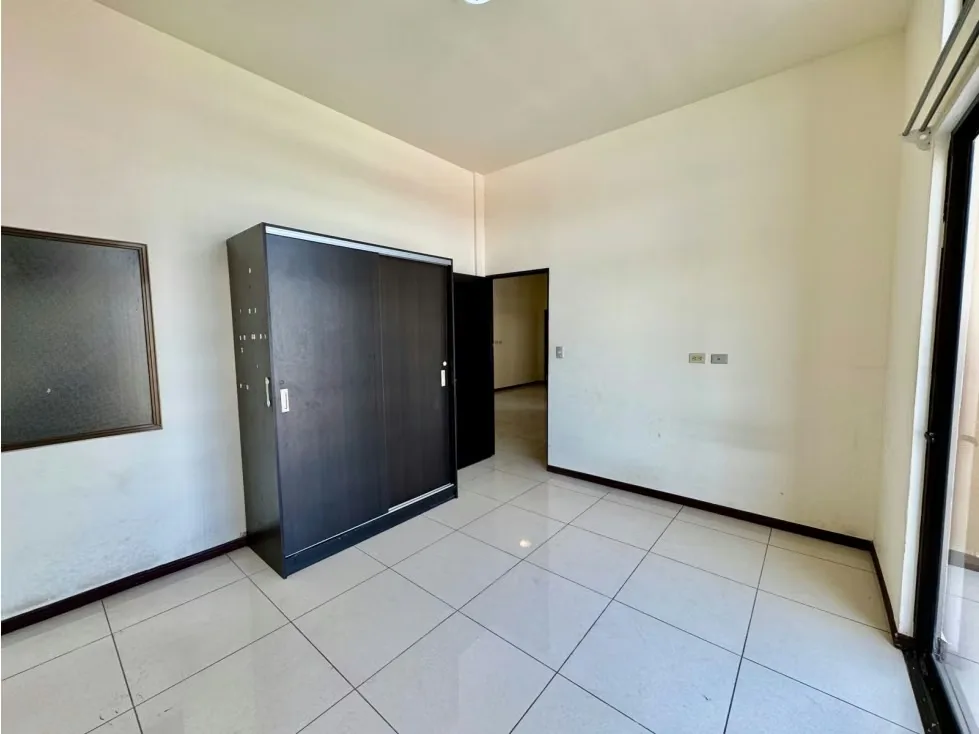 Excelente Apartamernto en Venta en Rohrmoser | 86 m². Precio USD$160.000,00, photo 2