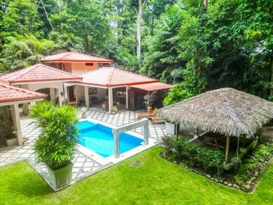 Refugio Costero Titulado en Manzanillo – A 300m de Playa Grande, con Piscina, Sistema Solar, photo 2