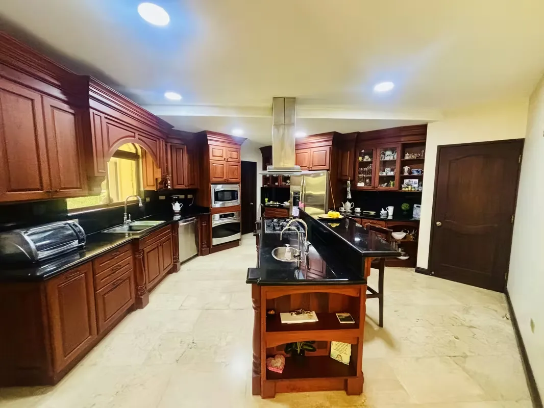 Very spacious house, each room with its bathroom, corner in the Hacienda Los Reyes., photo 8