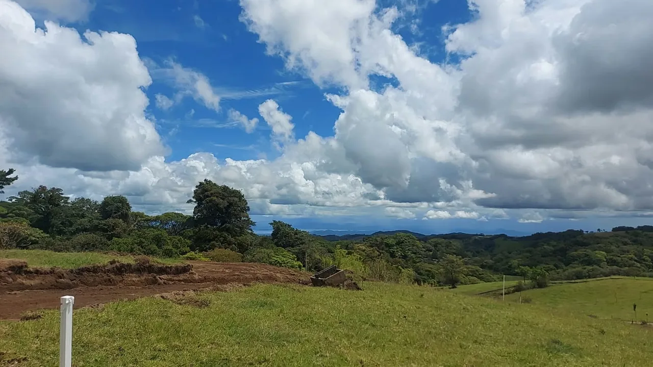 MA Asesorías vende preciosa Quinta muy cerca de Monteverde desde donde usted puede disfrutar los más bellos atardeceres al Golfo de ...