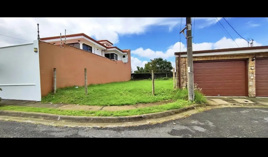 ¡LOTE EN VENTA EN VÁSQUEZ DE CORONADO! ML 41026
