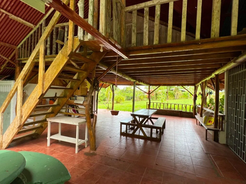VENTA DE QUINTA DE 5.000 M2 CON ACCESO AL RIO PEÑAS BLANCAS Y RANCHO EN SANTA ELENA, PEREZ ZELEDON - Venta en Pérez Zeledón