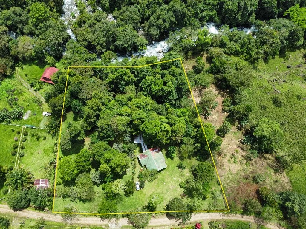 VENTA DE QUINTA DE 5.000 M2 CON ACCESO AL RIO PEÑAS BLANCAS Y RANCHO EN SANTA ELENA, PEREZ ZELEDON - Venta en Pérez Zeledón, photo 3