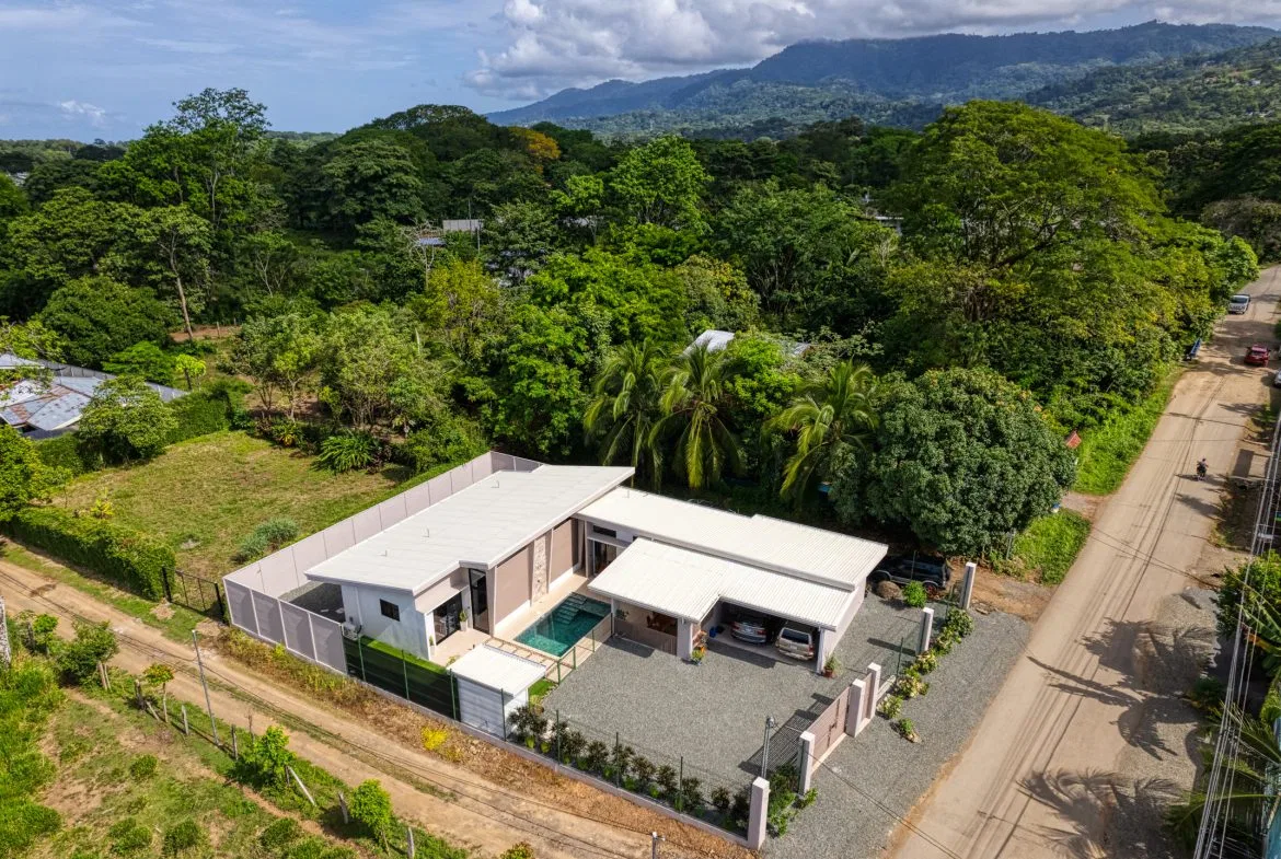 3 BEDROOM BEACH HOME IN THRIVING UVITA COMMUNITY – 0.14 ACRES, photo 6
