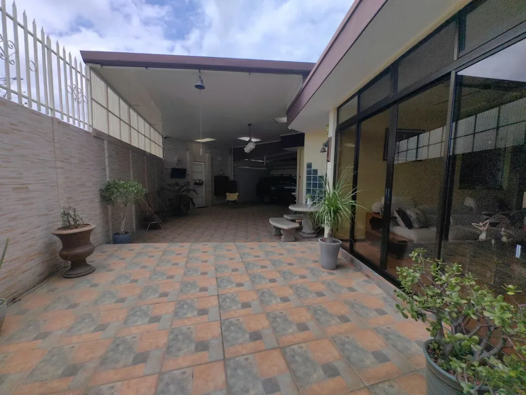 Esta espaciosa y elegante casa independiente, ubicada en San Rafael de Escazú, en el deseado sector de Guachipelín, ofrece un estilo de vida de confort y exclusividad. Con una ..., photo 6