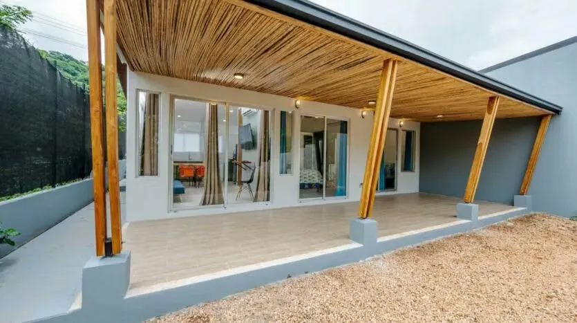 Code: 116404 Welcome to an excellent opportunity to acquire a modern house that combines the proximity to the most beautiful beaches of the region with the peace and security of a ...