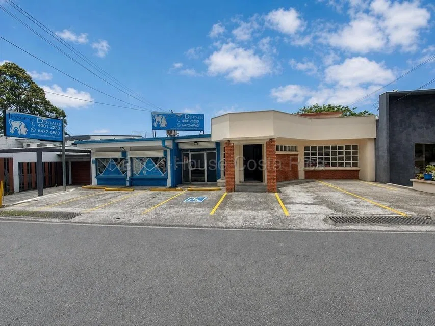 Alquiler de Local Comercial en Escazú. RAH 27-449 - Alquiler / Renta en Escazú