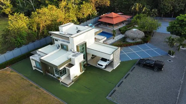 Beautiful house in Residencial Palmas del Sol | Tranquility and style, Parrita