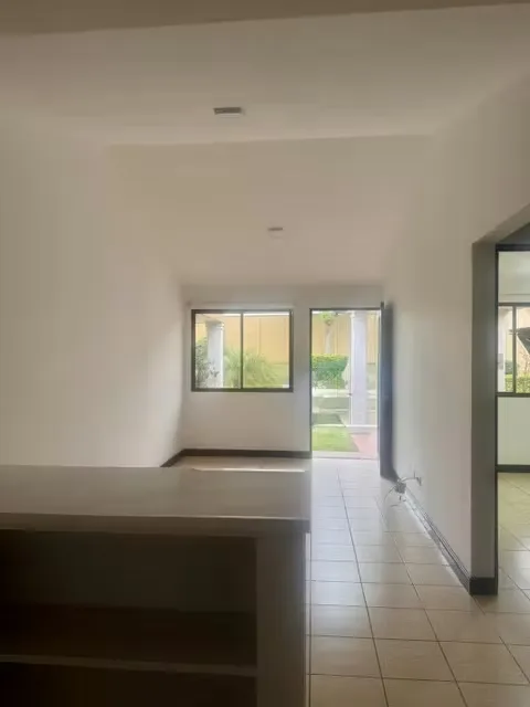 Cuenta con excelente ubicación en la zona de San Antonio de Desamparados, cerca de Escuelas, Colegios, Farmacias, Supermercados. Con varias salidas hacia ..., photo 8