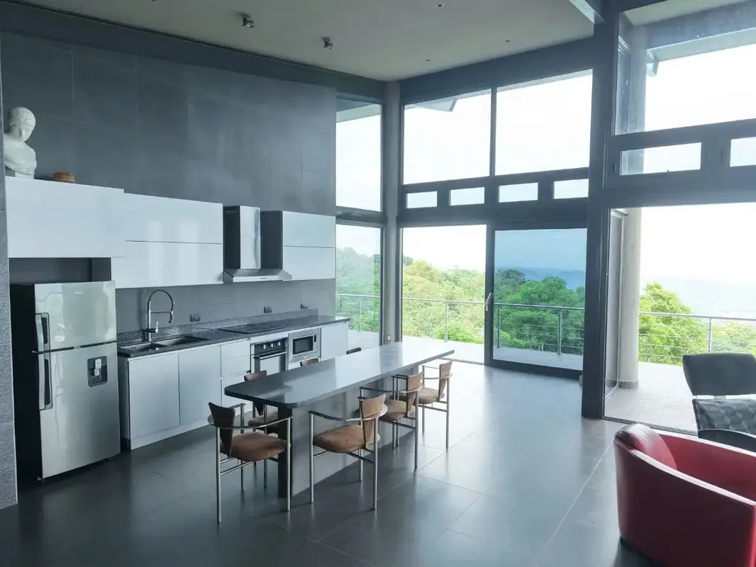 Located 500 meters above sea level in the exclusive Hermosa Hills of Jacó, this stunning 5-bedroom property offers unparalleled luxury and breathtaking mountain views. Built in 2021, ..., photo 11