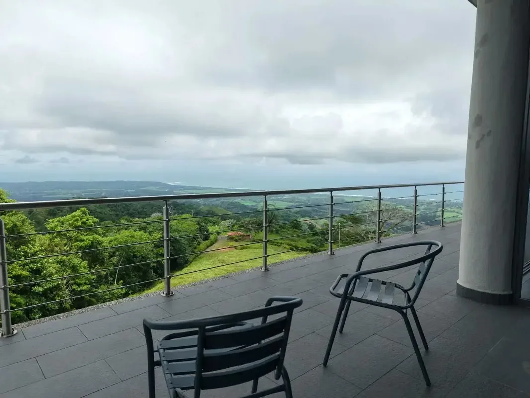 Located 500 meters above sea level in the exclusive Hermosa Hills of Jacó, this stunning 5-bedroom property offers unparalleled luxury and breathtaking mountain views. Built in 2021, ..., photo 12