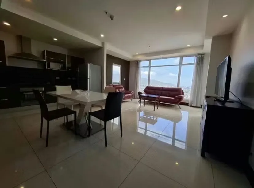 Alquiler de apartamento amueblado en La Sabana muy amplio y cómodo con finos acabados.