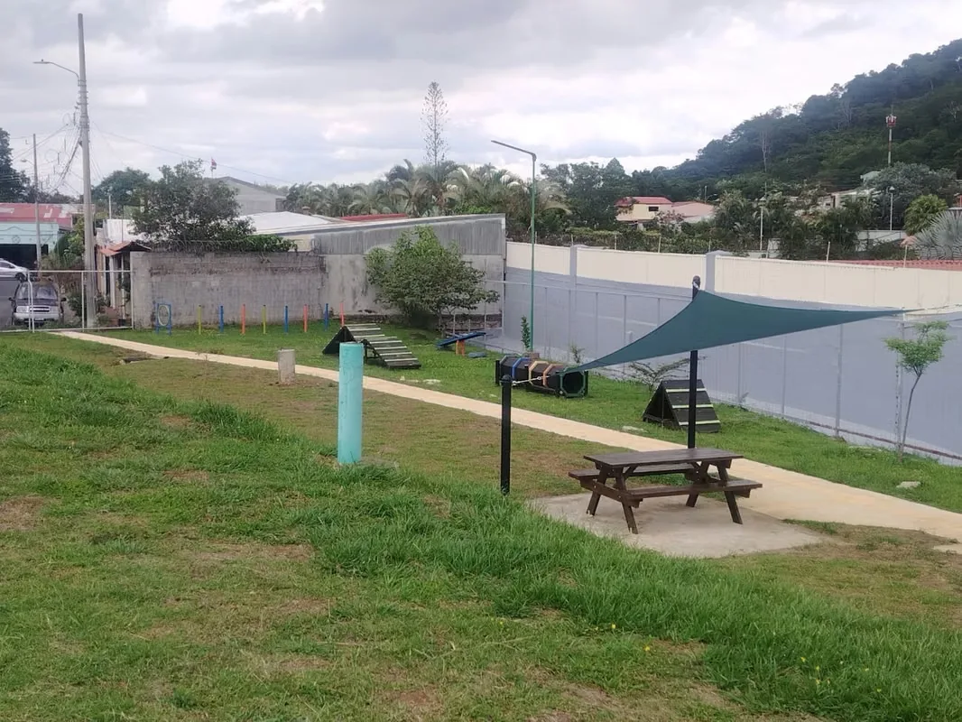 En venta lote plano, en residencial con entrada privada. Este terreno cuenta con un frente a calle de 7metros, el tiene una topografía plana, cuenta con un fondo de casi los 20 metros, ..., photo 3