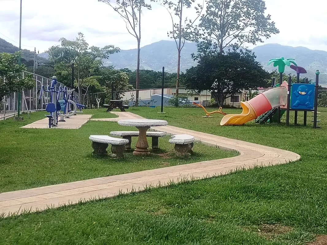 En venta lote plano, en residencial con entrada privada. Este terreno cuenta con un frente a calle de 7metros, el tiene una topografía plana, cuenta con un fondo de casi los 20 metros, ..., photo 4