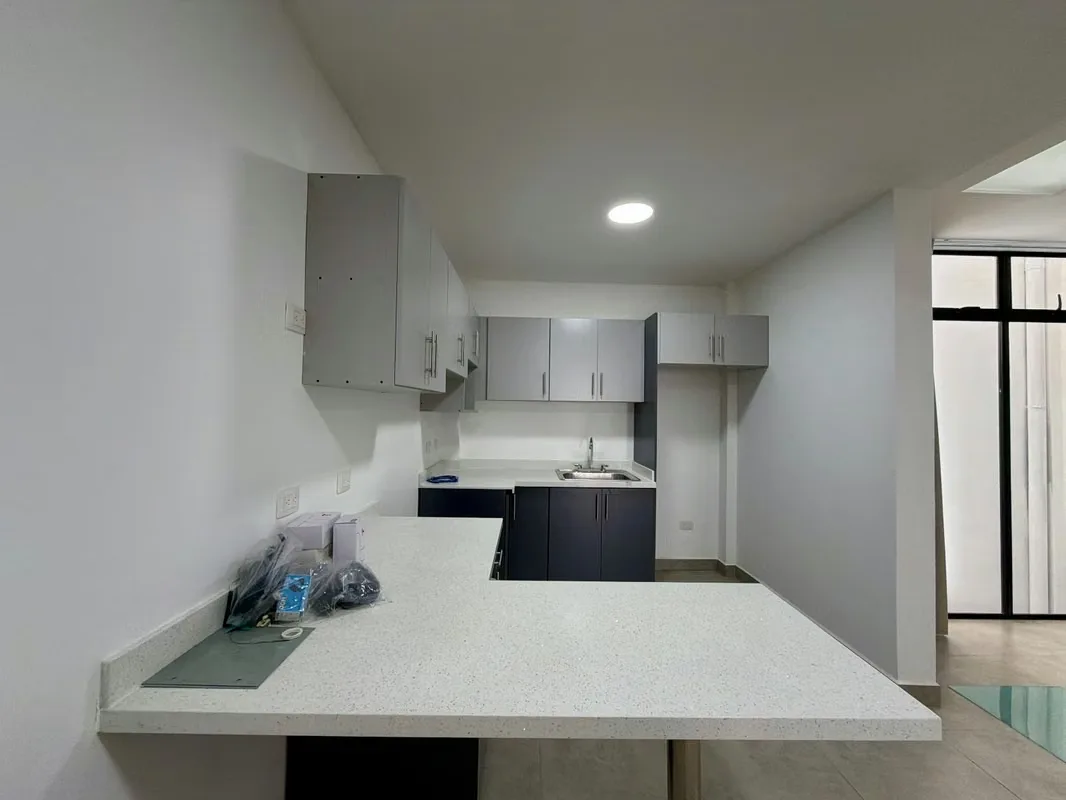 Alquiler de apartamento cerca del Maxipali de San Antonio de Escazú.