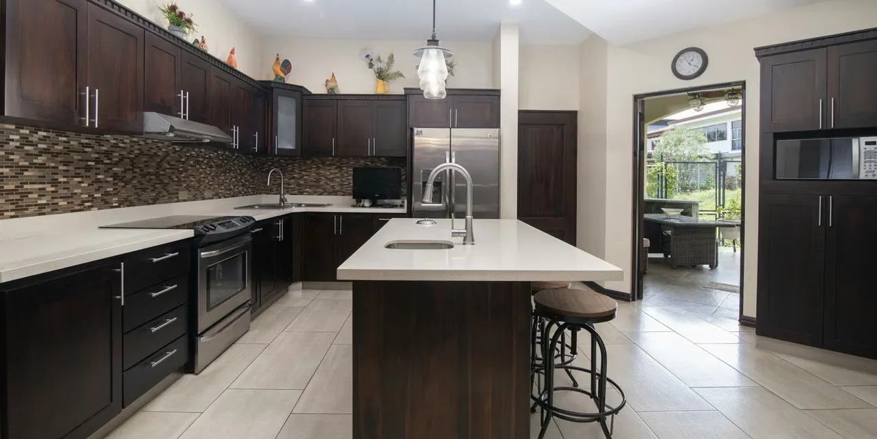 Home 3BR in Curridabat Tierras del Este Gated Community 24/7 Security