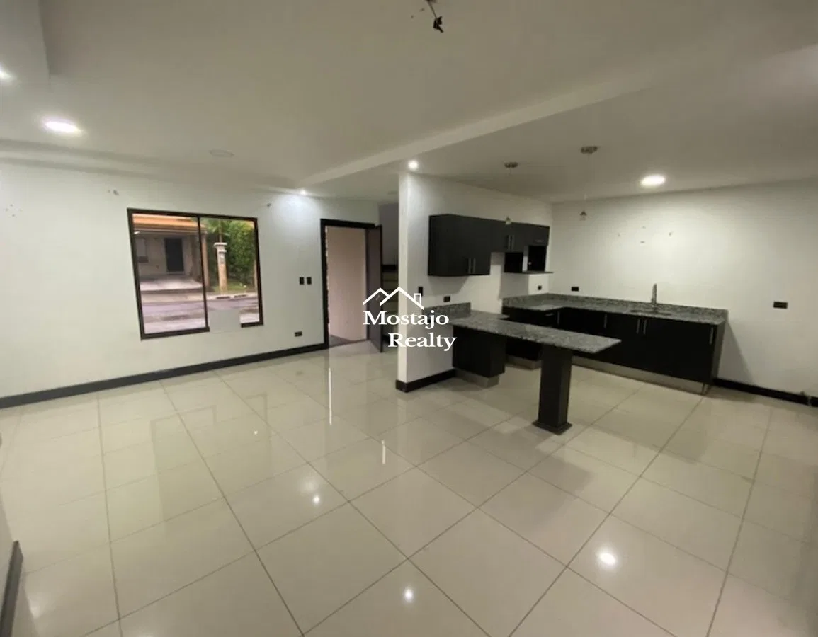 Venta de casa,  Condominio Vistas de Oreamuno, Cartago,  Remate bancario