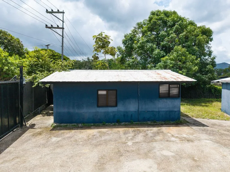 Potrero Fixer Upper: Fully Serviced 500 m² Lot